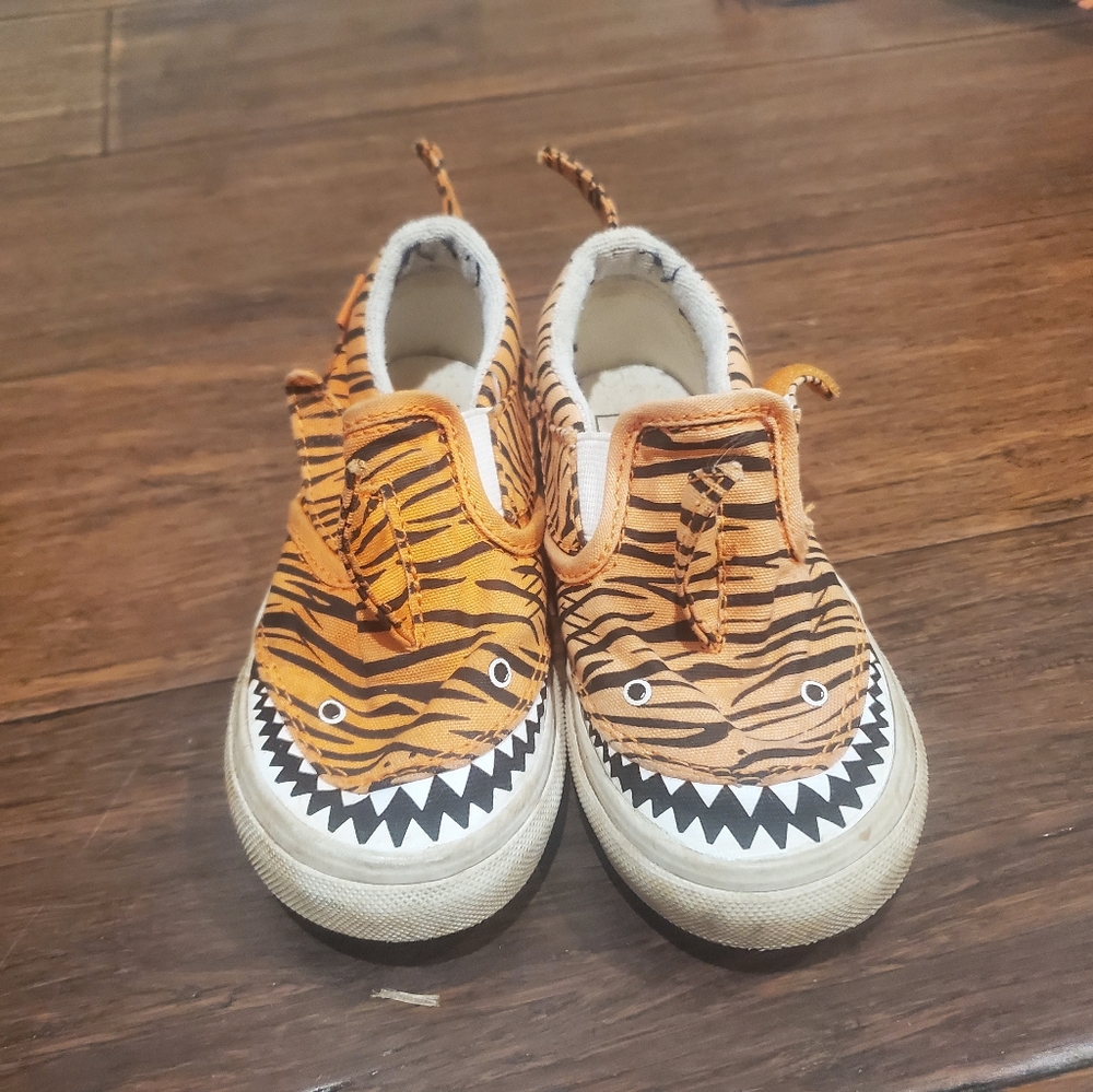 Toddler vans 8.5